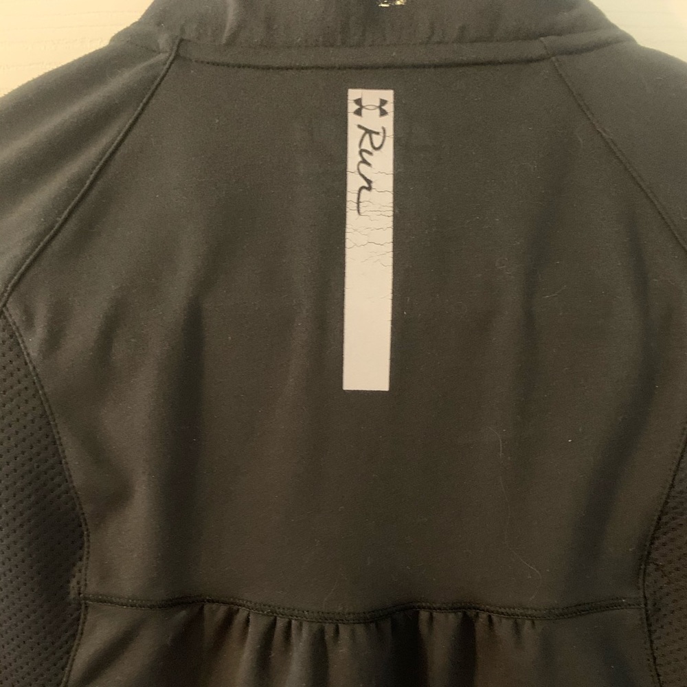 EUC Under Armour UA Run zip up jacket back pleats - Picture 8 of 9